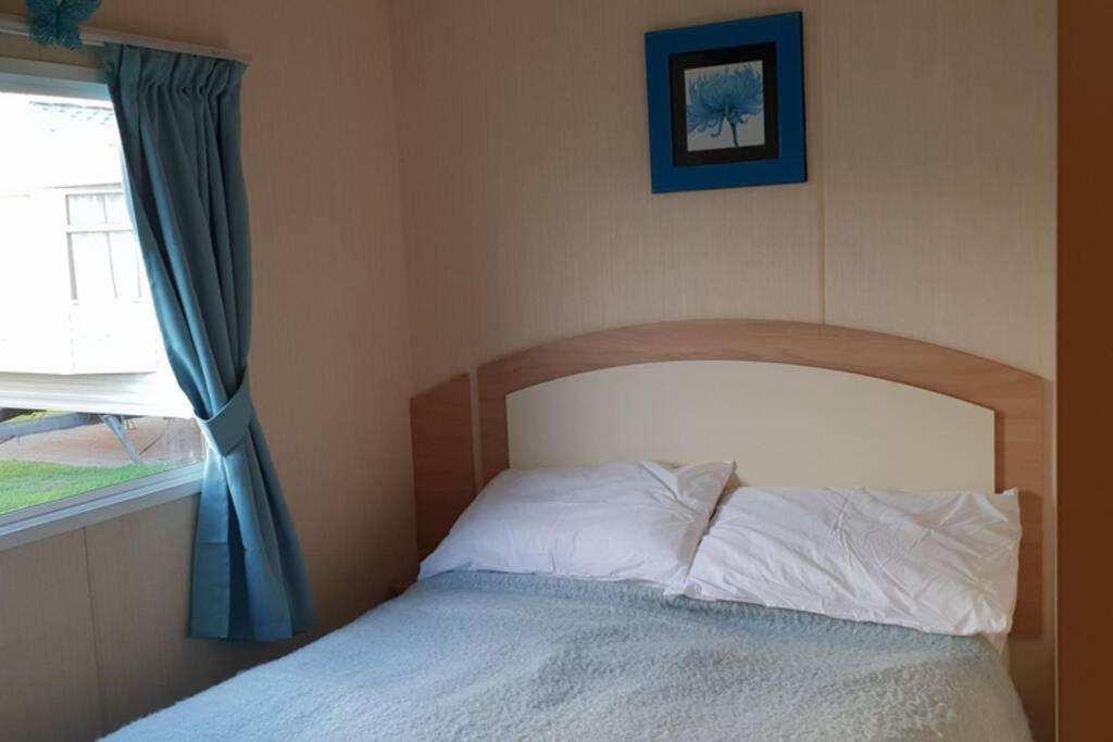 8 Berth Caravan On The Fab Presthaven Beach Resort Prestatyn Exterior photo